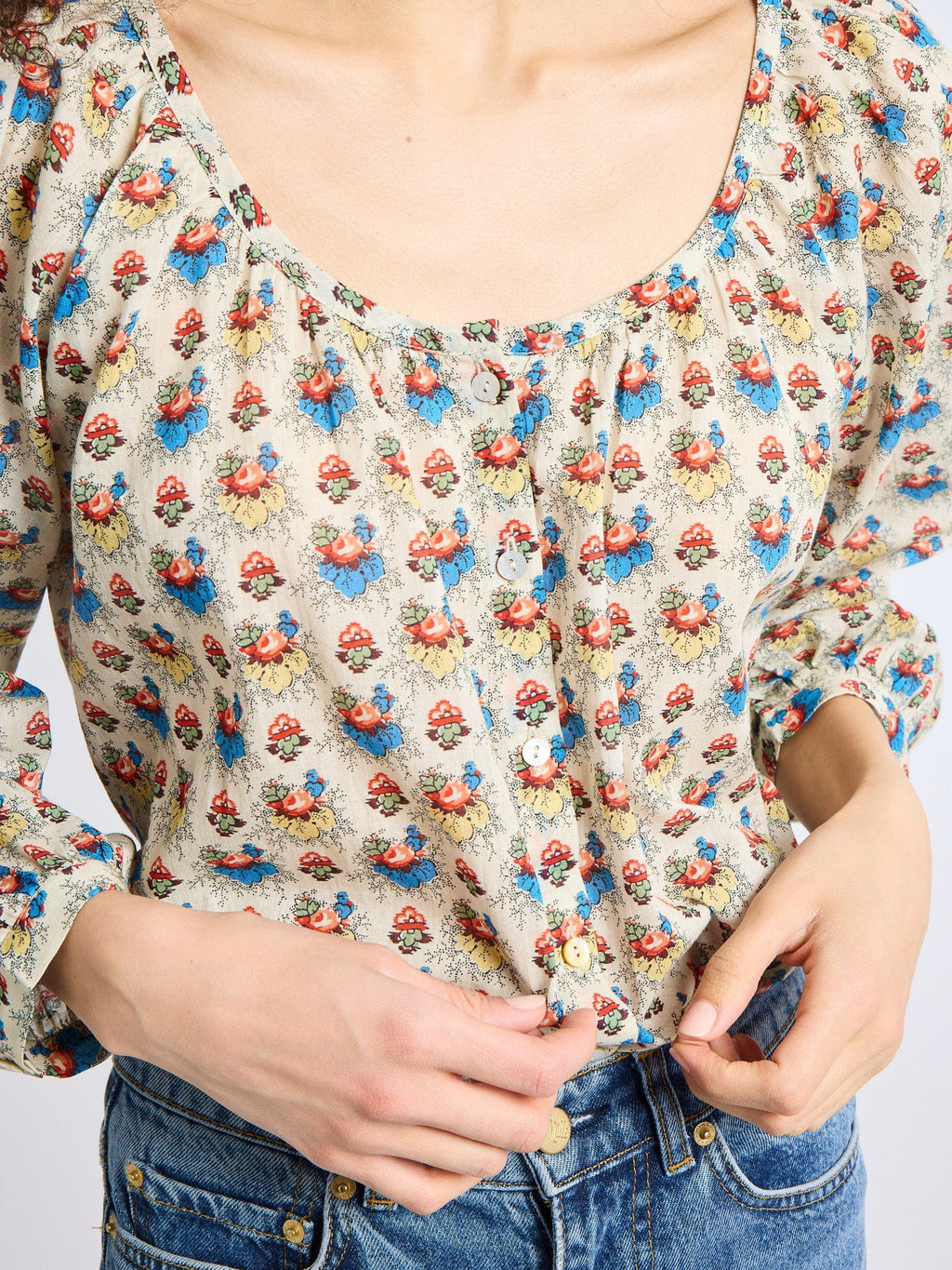 Aly Top in Cottage