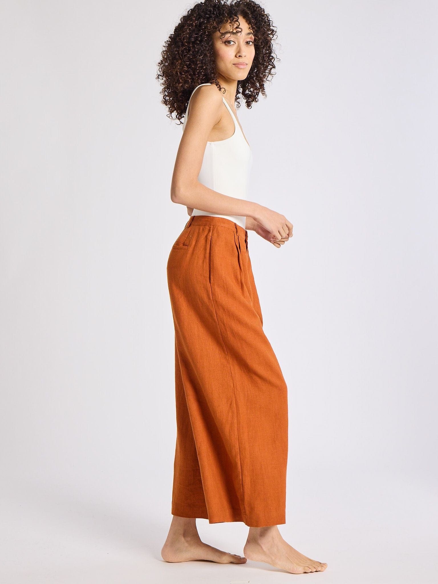 Avie Pant in Sepia Linen