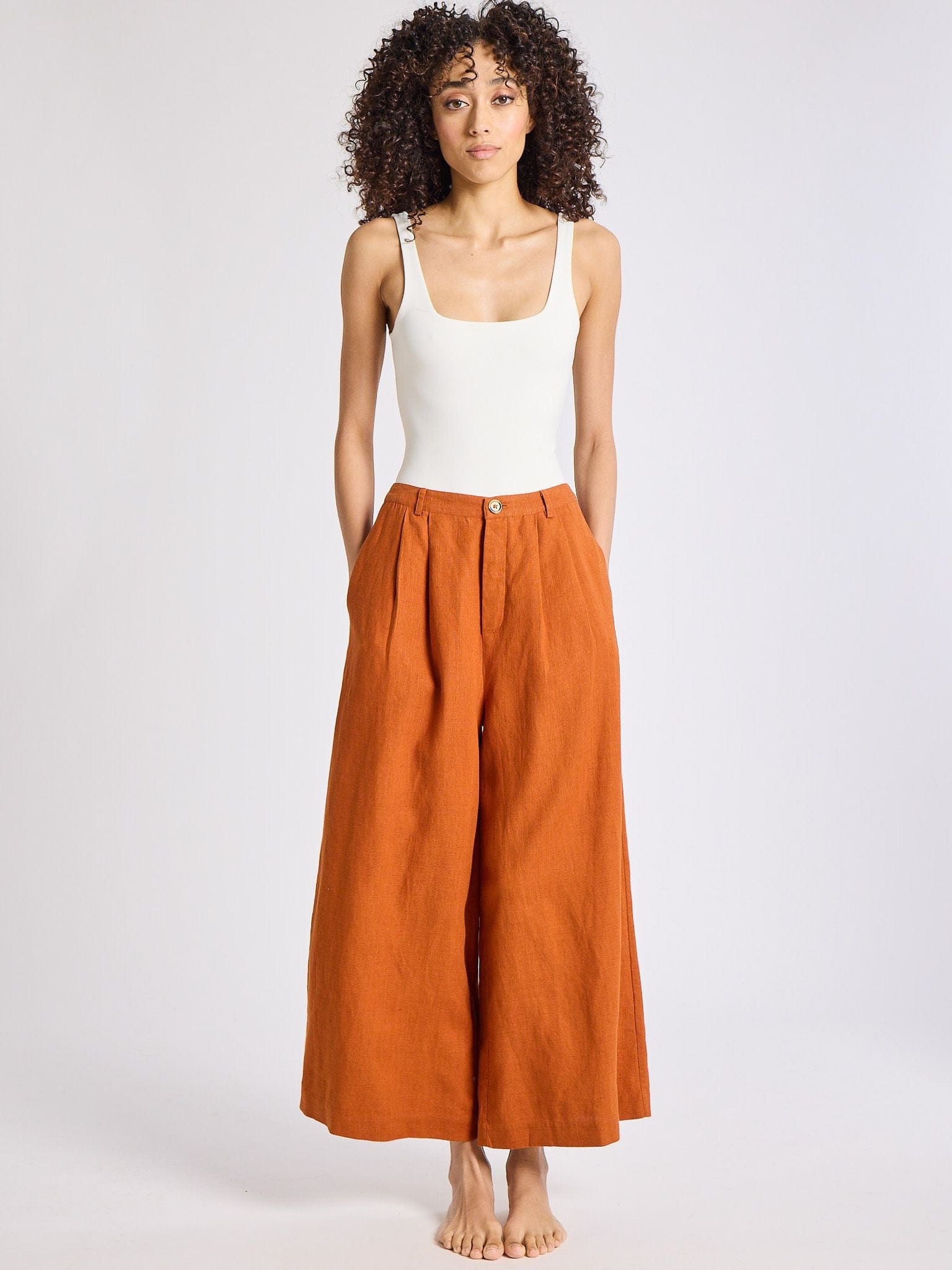 Avie Pant in Sepia Linen