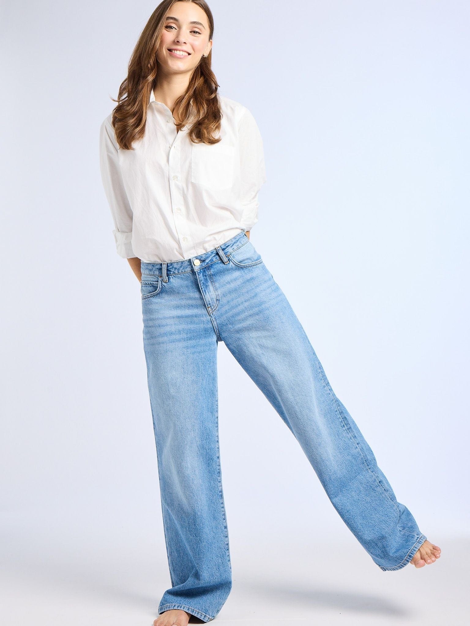 Lizzie Mid Rise Slouchy Jean in Pacific