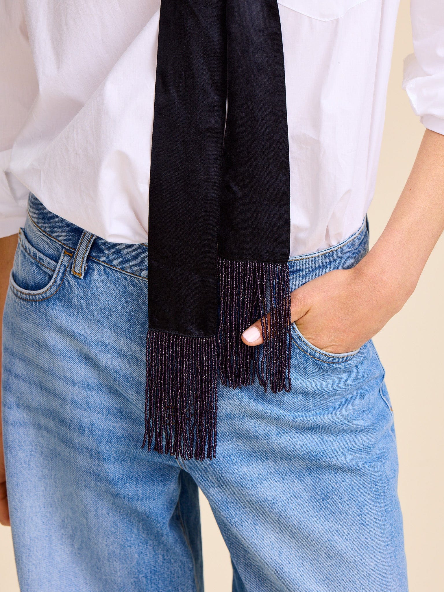 Suki Beaded Scarf in Black