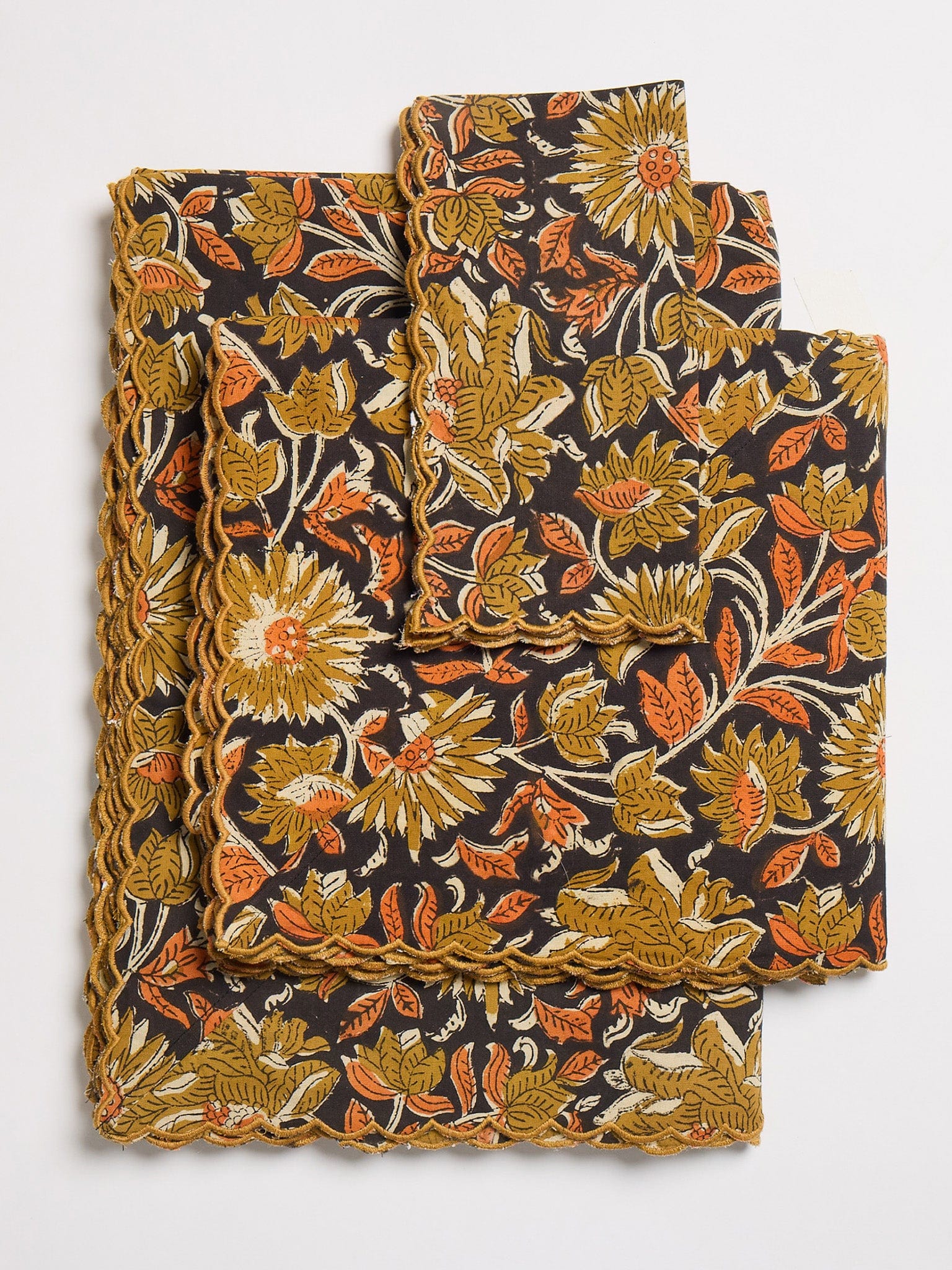Scalloped Dinner Napkins, Set of 4