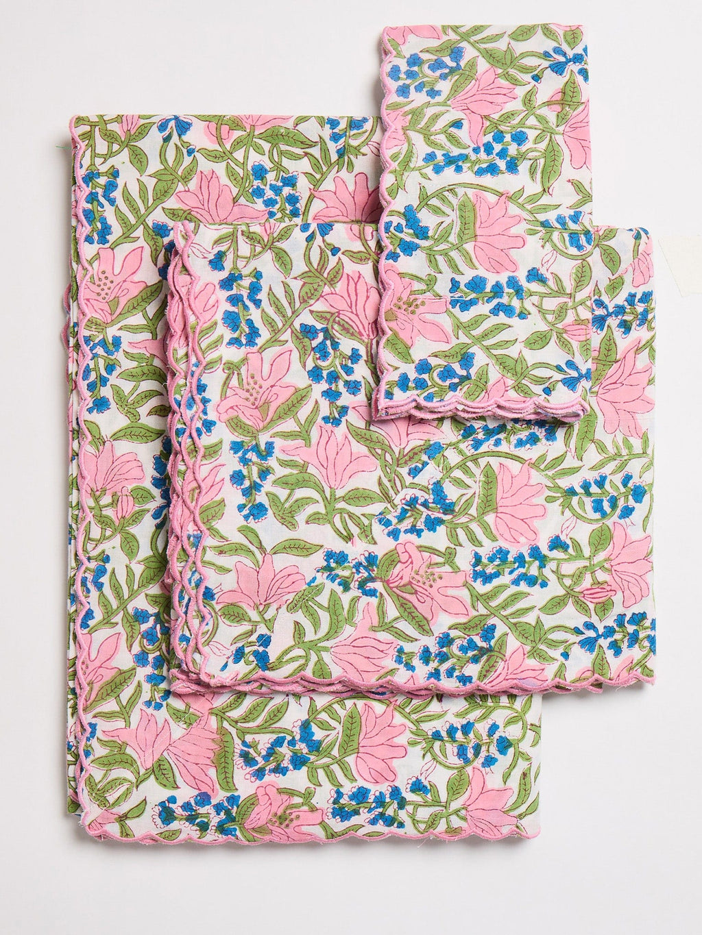 Scalloped Tablecloth, 120" x 63"