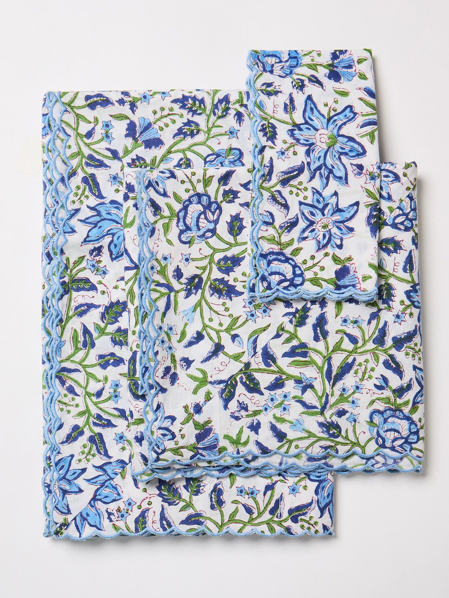 Scalloped Dinner Napkins, Set of 4
