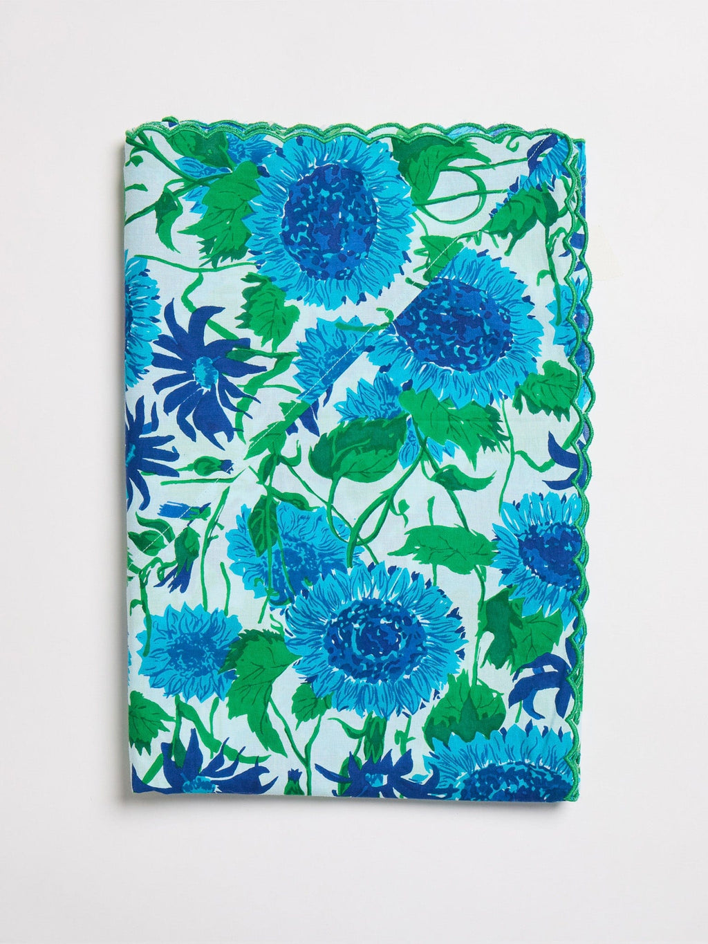 Scalloped Tablecloth, 120" x 63"